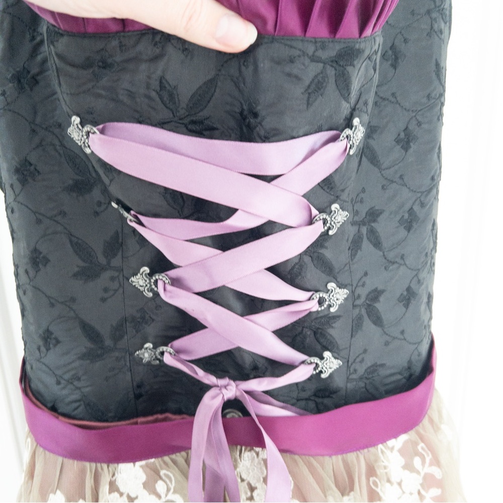 Oktoberfest Dirndl Black and Purple Lace Dress with Floral Embroidery - Picture 2 of 4